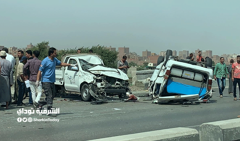 مصرع شخص وإصابة 11 من عمال اليومية فى انقلاب سيارة ربع نقل بالشرقية1692786603