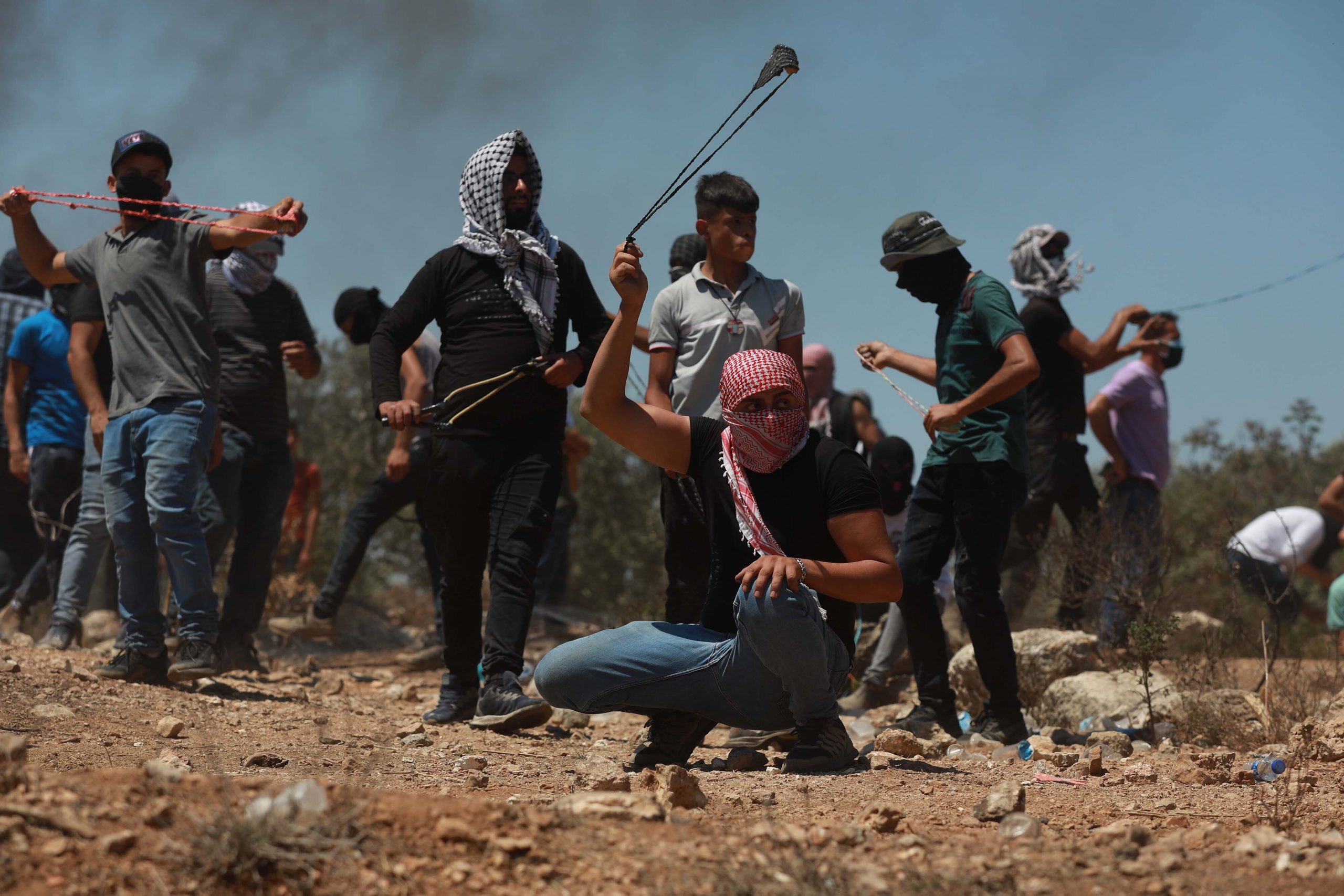 إصابة فلسطيني برصاص الاحتلال الإسرائيلي.. ومستوطنون يواصلون اعتداءاتهم في مناطق الضفة الغربية 1 12337720301693426443 scaled