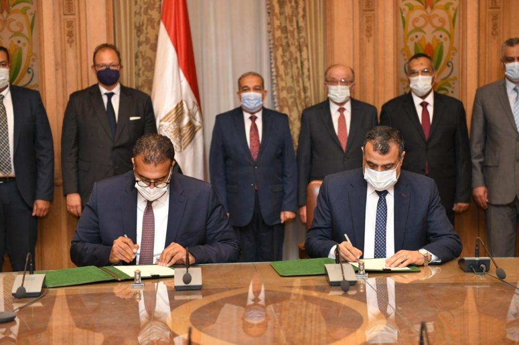 وزير الدولة للإنتاج الحربي يبحث مع نائب رئيس وزراء جمهورية تتارستان سبل التعاون 1 189105419 1937424343102588 69314421656747534 n1692697923