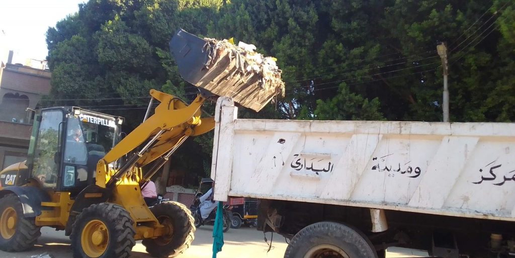 محافظ أسيوط: رفع 525 طن مخلفات خلال حملات نظافة بـ 4 مراكز 1 19 2022 638011931671116045 1111691499663