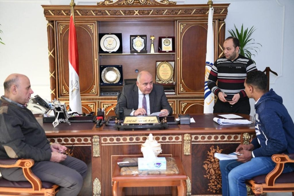 محافظ قنا: خدمة المواطن والاستماع إلى شكواه وسرعة حلها على رأس أولوياتنا 1 295104933 3240157609636111 4204175926833549566 n1692620104