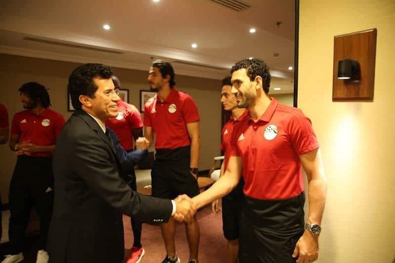 وزير الرياضة يهنئ لاعبي منتخب رفع الأثقال البارالمبى بعد تحقيق فضية وبرونزية ببطولة العالم 1 33972 وزير الرياضة مع لاعبي المنتخب1692708603