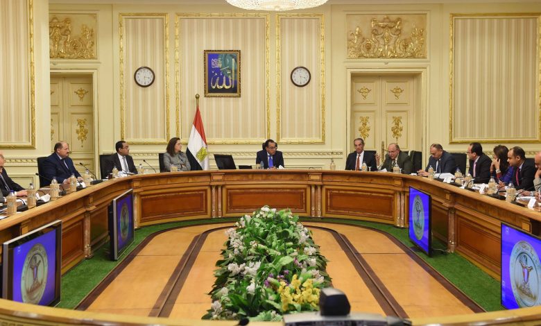 مدبولي: الحكومة تعمل على تعزيز دور القطاع الخاص وزيادة مساهمته في الاقتصاد إلى 65% 1 4 221692964325