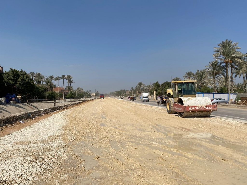 484437 أعمال رصف وتطوير طريق المنصورية1691320683