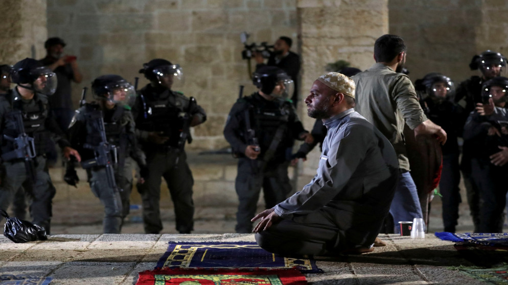 مُستوطنون إسرائيليون يقتحمون الأقصى والاحتلال يعتقل 3 فلسطينيين من الضفة الغربية 1 619deb998ad031691909883