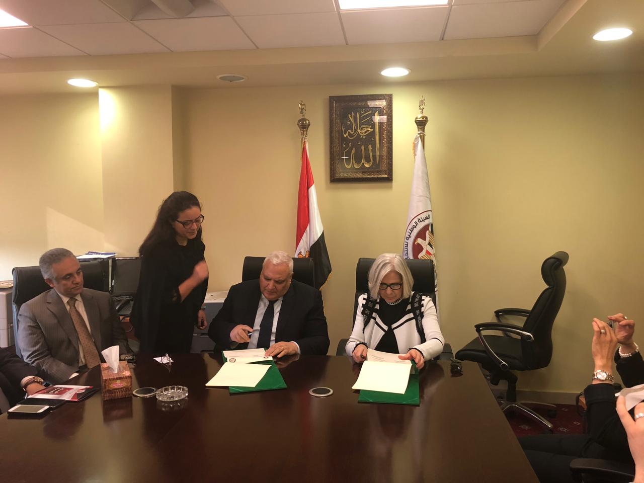 بروتوكول تعاون بين "الوطنية للانتخابات" والبريد لتسهيل نقل مستلزمات الانتخابات الرئاسية 1 92292 جانب من التوقيع1692704463
