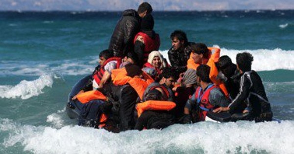 اليونان: إنقاذ 76 مهاجرًا من الموت غرقًا في بحر إيجة 1 99986515841692630723