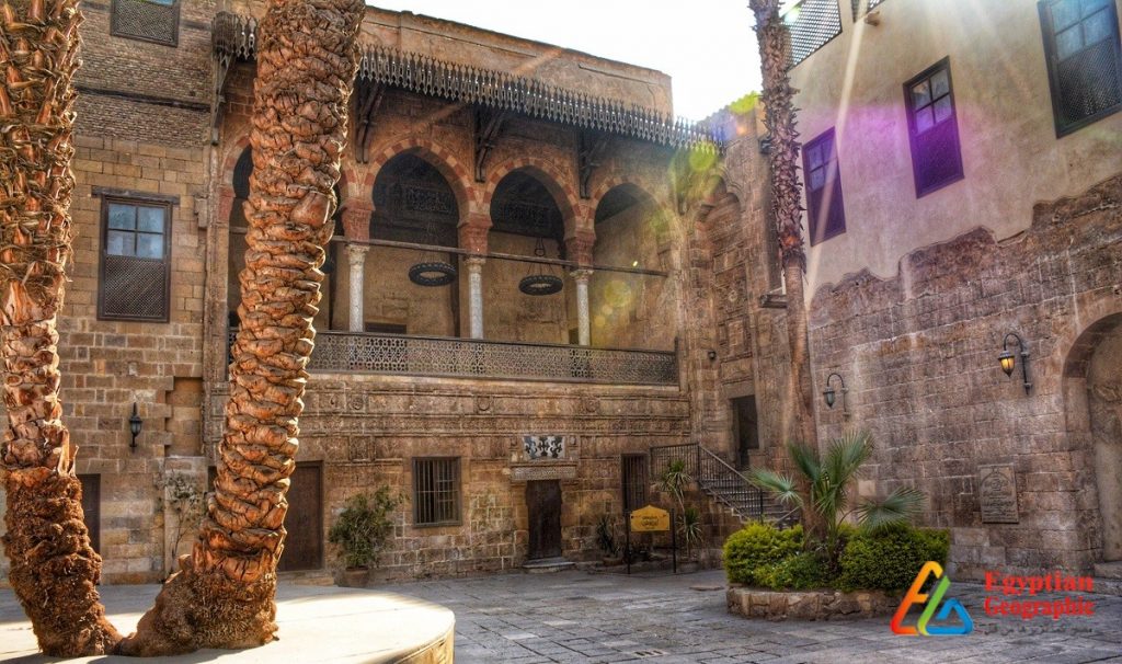غدًا.. "إبداع بيت السحيمي"يستقبل "النيل للفنون" .. وأمسية ثقافية بـ"قصر الأمير طاز" 1 egyptiangeographic1691830563