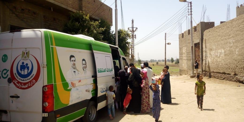 الكشف على 1130 مواطنا في قافلة طبية مجانية بقرية الدير الغربي ضمن مبادرة "حياة كريمة" 1 elaosboa715031692969724