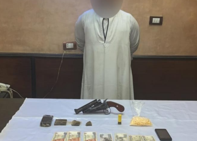 الداخلية تنجح في ضبط عنصر إجرامي لقيامه بسكب مادة مشتعلة بجانب الطريق بالقاهرة 1 h 11691054643