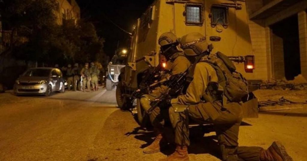 بعد إطلاق نار في "حوارة".. الاحتلال الإسرائيلي يُشدد قبضته الأمنية على "نابلس" 1 noaQR1692459783