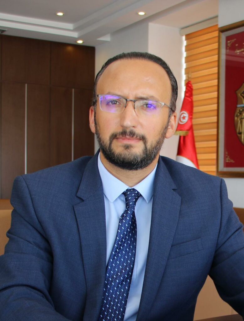 وزير الطيران يؤكد حرص الوزارة على الاستفادة من التكنولوجيا الحديثة في القطاع 1 wzir1693314184