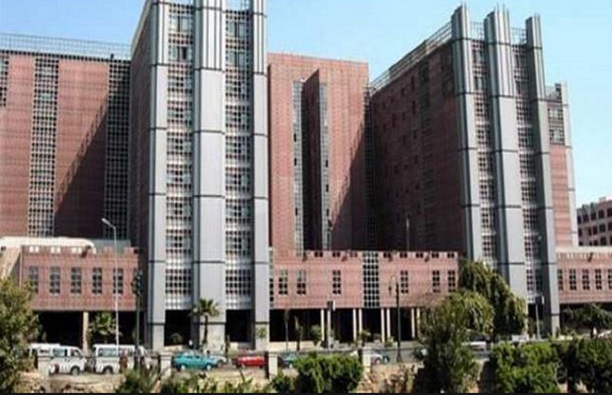 جامعة القاهرة: تكليف الدكتور إيهاب الشيحي للاشراف على مستشفي قصر العيني الفرنساوي 1 القصر العيني الفرنساوي1693299484