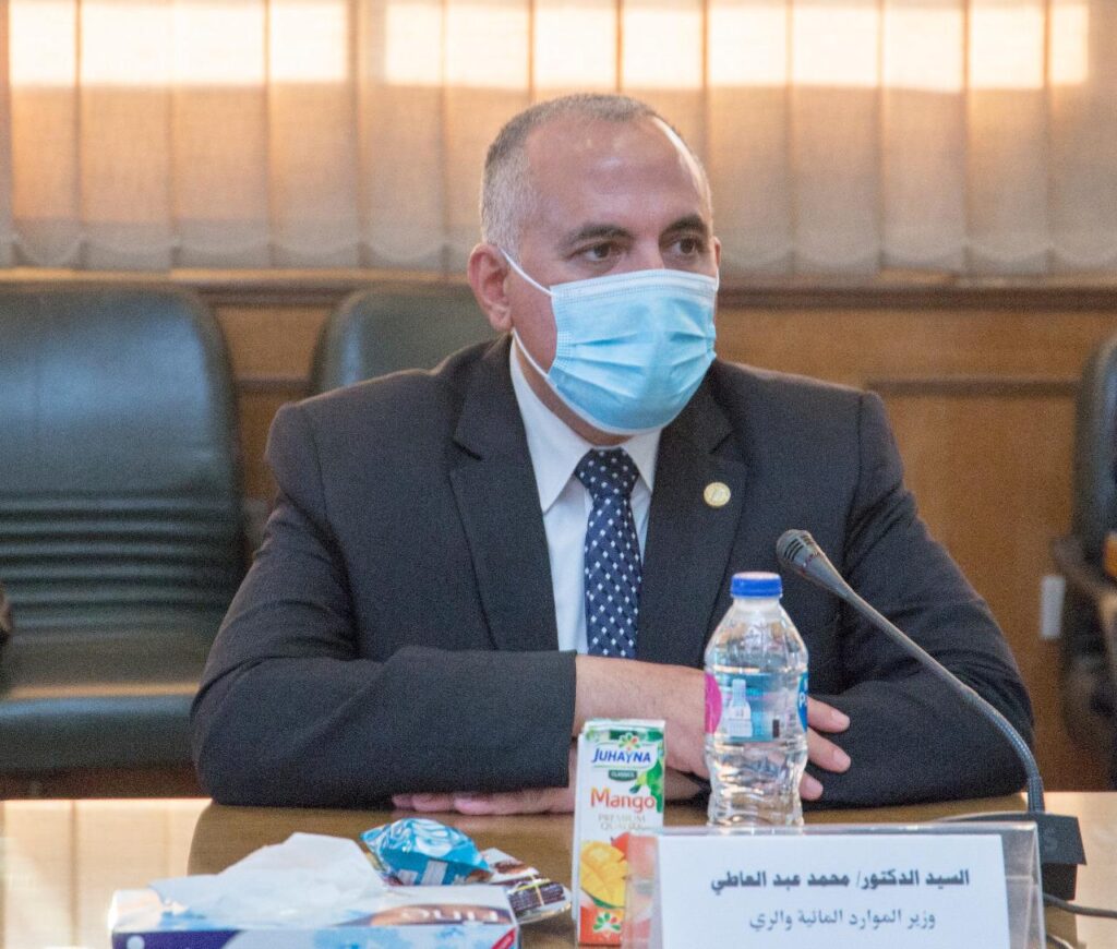 وزير الري: صيانة الأهوسة الملاحية ضمن مشروعات تحديث وتأهيل منشآت الري بمختلف المحافظات 1 وزير الري 1