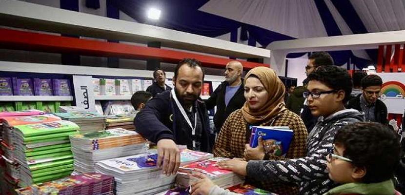 لليوم الثالث على التوالي .. توافد مكثف للمواطنين على مقرات الشهر العقاري بالقاهرة لإجراء توكيلات للرئيس السيسي 1 توافد عشرات الآلاف على معرض القاهرة الدولي للكتاب لليوم الثالث على التوالي1695822423