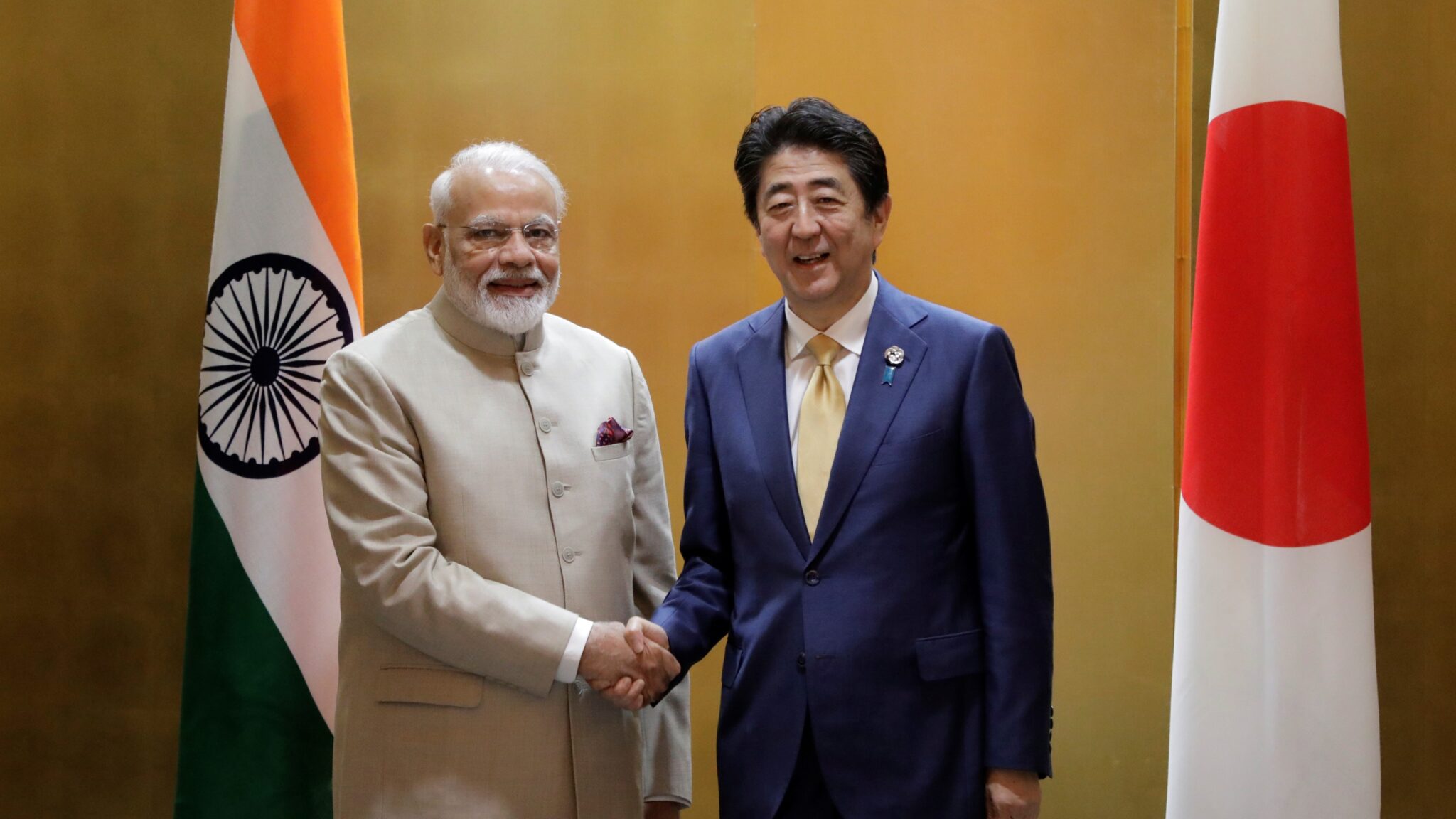 رئيس اليابان مع رئيس الهند