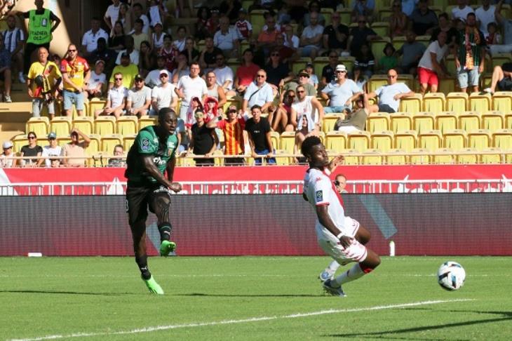 موناكو يتصدر الدوري الفرنسي بفوزه على لانس 3-0 1 لانس1693691822