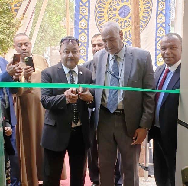 محافظ أسوان يشيد بالدور الوطنى للبنك الأهلى لتعزيز أواصر التعاون لتحقيق الدعم المجتمعى 1 محافظ أسوان يشيد بالدور الوطنى للبنك الزراعى في دعم أوجه التنمية1693832343