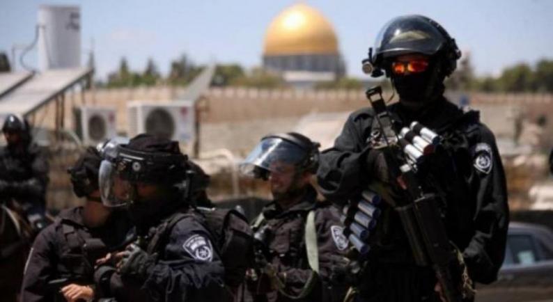 الاحتلال الإسرائيلي يستدعي 4 مقدسيين للتحقيق ويمدد اعتقال آخرين 1 041086352779570212311136225021311693853223