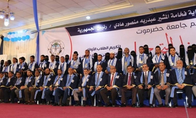 مفتي الجمهورية يُهنئ الطلاب والطالبات ببَدْءِ العام الدراسي الجديد ويطالبهم ببذل الجهد 1 09 03 19 284854631696061946