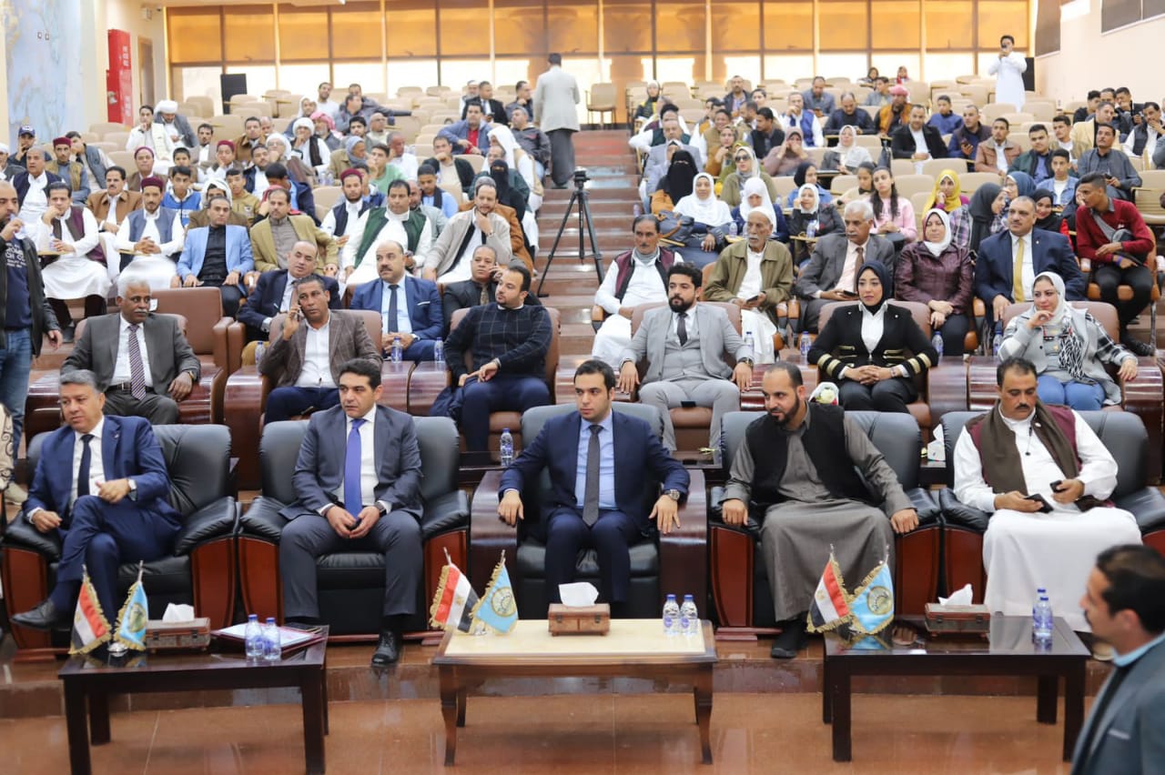 محافظ مطروح : المخططات الاستراتيجة هدفها رؤية مستقبلية تحقق جذب المزيد من الاستثمار 1 1 451693564983
