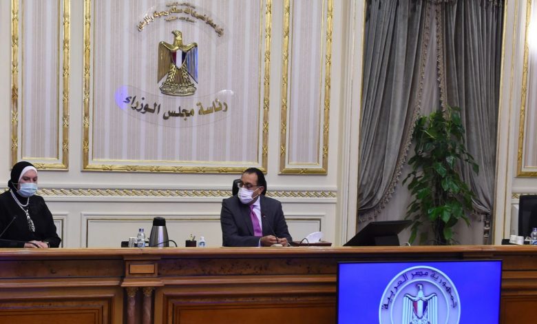 رئيس الوزراء يتابع مع محافظ دمياط جهود تطوير صناعة الأثاث 1 120251613 1728826593962365 3334150226234668322 o 1536x7681694971564