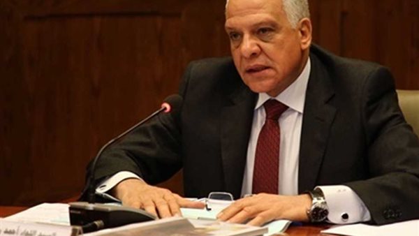 محافظ القاهرة: سداد المصروفات الدراسية للطلاب غير القادرين وأبناء الأسر الأولى بالرعاية 1 1511694608024