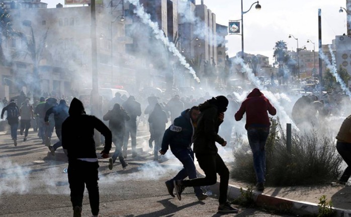 إصابات بالاختناق بين الفلسطينيين خلال مواجهات مع الاحتلال في بيت آمر بالخليل 1 1631880709qSHSf1693831323