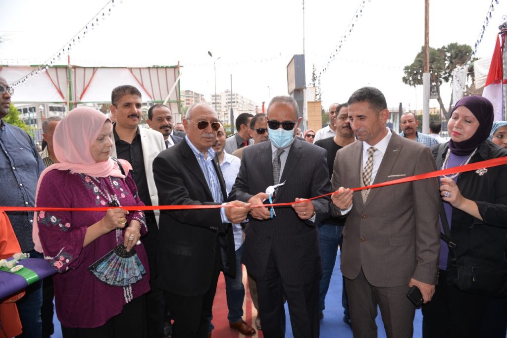محافظ الإسماعيلية يفتتح معرض "أهلا مدارس ٢٠٢٣" 1 19 2022 637975606212862180 2861694639583