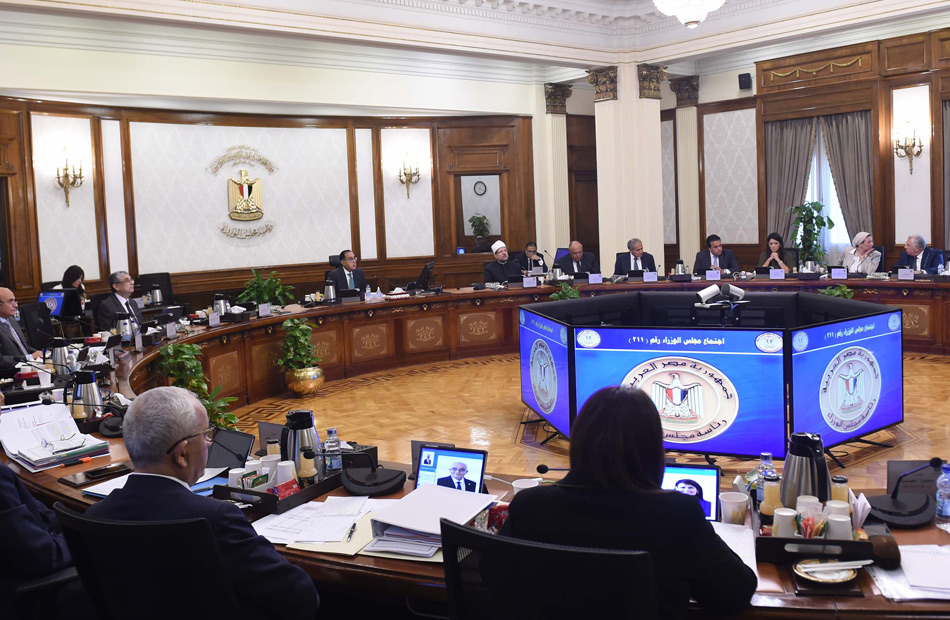 مدبولي يؤكد اهتمام القيادة السياسية بملفات التعليم والثقافة وغيرها من القطاعات المرتبطة برفع الوعي لدي المواطن 1 19 2022 637999648653363765 3361695817803
