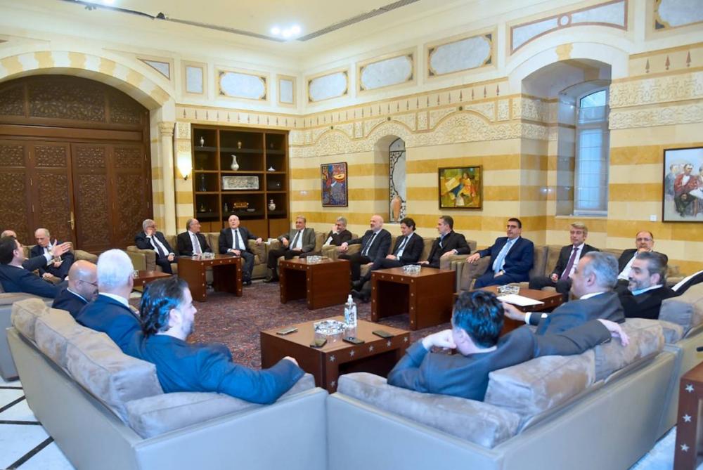 ميقاتي يعقد لقاءً تشاوريًا مع وزراء وقائد الجيش بعد فشل انعقاد جلسة حكومية لبحث النزوح السوري 1 1 2897021694441163