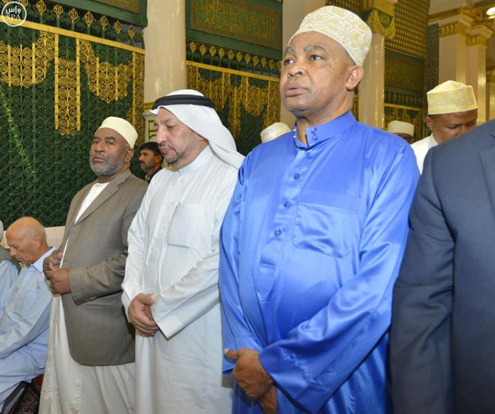 مفتي جمهورية القمر المتحدة يشكر الرئيس السيسي على التكريم في احتفالية المولد النبوي 1 1a9e1ade b15e 45a0 b9d1 05f406eb27fa1695911104