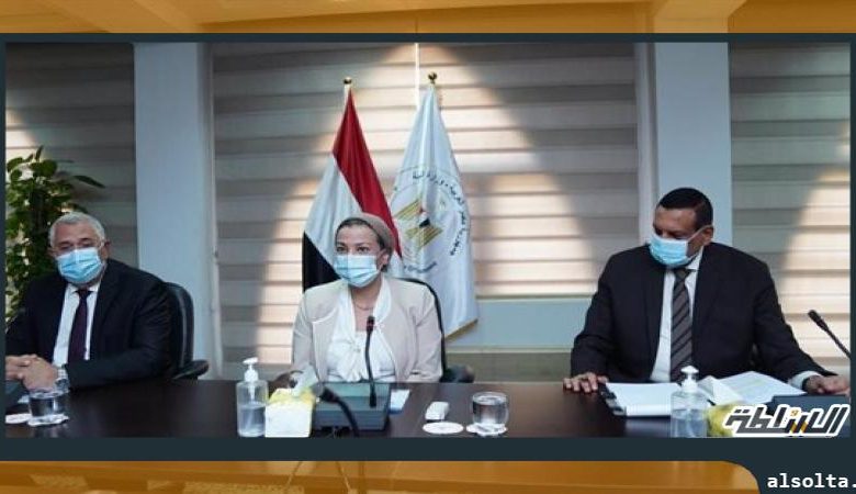 وزيرة البيئة تستعرض خطة مواجهة تلوث الهواء الحاد خلال فصلي الخريف والشتاء 1 212133 W1694689863