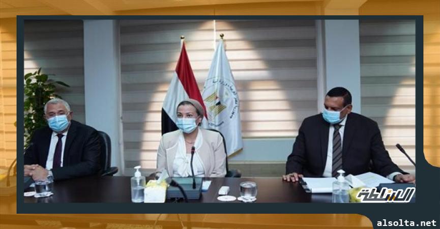 وزيرة البيئة تستعرض خطة مواجهة تلوث الهواء الحاد خلال فصلي الخريف والشتاء 1 212133 W1694689863