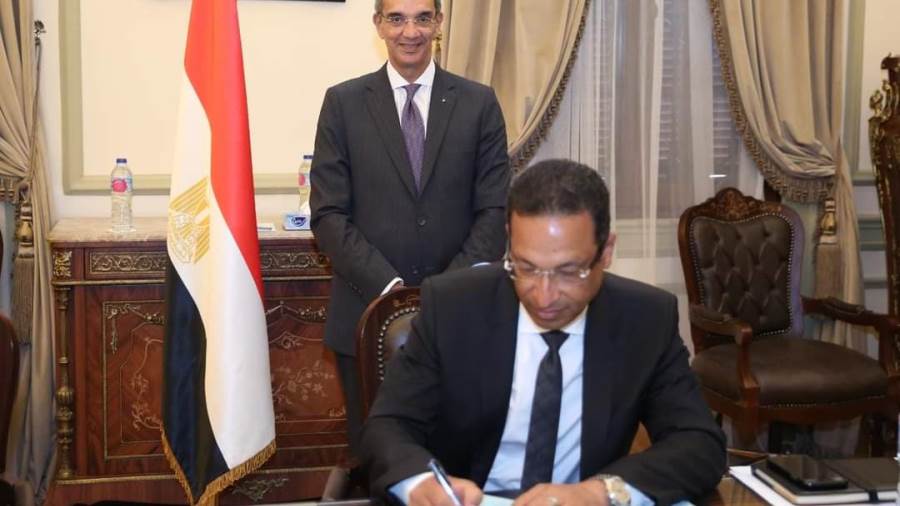 وزير الاتصالات يتوجه إلى الولايات المتحدة لبحث تعزيز التعاون وجذب المزيد من الاستثمارات 1 2227161694418184