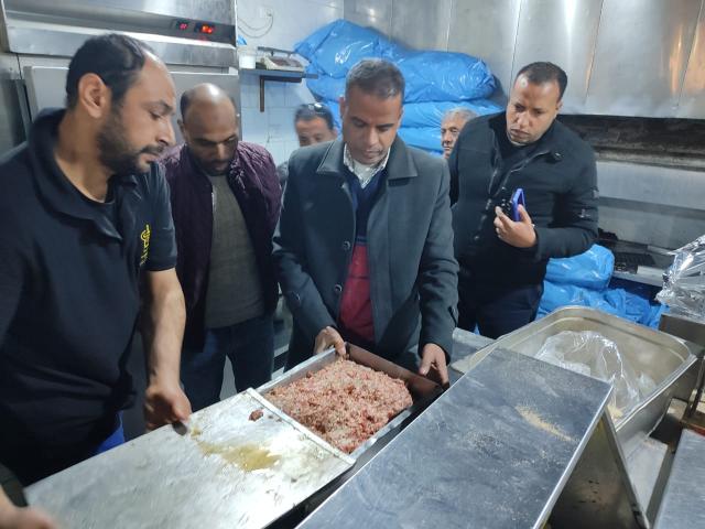 محافظة الجيزة تضبط ٢٧٦ طنا من السلع التموينية والغذائية بإجمالي ٢٤٠٠ قضية خلال شهر 1 7322601694259064