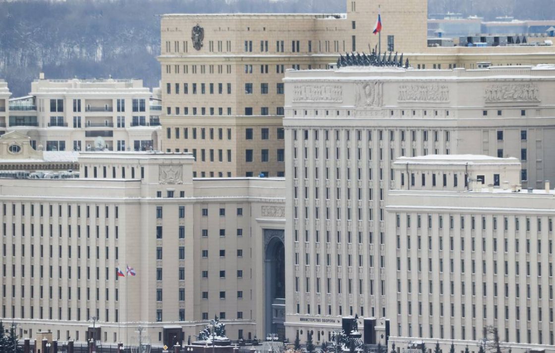 الخارجية الروسية تجمع معلومات عن جرائم كييف ضد الأطفال.. و"الدفاع" تدمر مستودعا يضم 3 آلاف طن ذخيرة 1 7e28a0d09d9c47a223a43972737e68cf XL1695755283