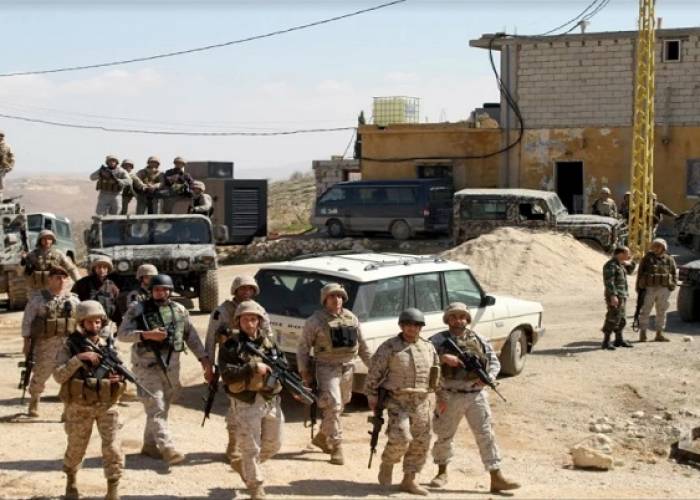 الجيش اللبناني: مداهمة مخيمات للنازحين السوريين بمنطقة البقاع والقبض على 43 متسللا 1 8dd09e66737bf858897bde381694856063
