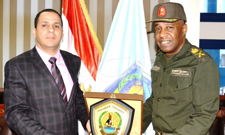 قيادة قوات الدفاع الشعبي والعسكري تنظم ندوتين تثقيفيتين بالتعاون مع وزارة الشباب والرياضة والإتحاد العام لنقابات عمال مصر 1 رئيس جامعة دمنهور 1695294003