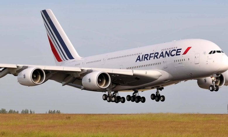فرنسا تخصص 15 مليار يورو لدعم قطاع صناعة الطيران1695043744