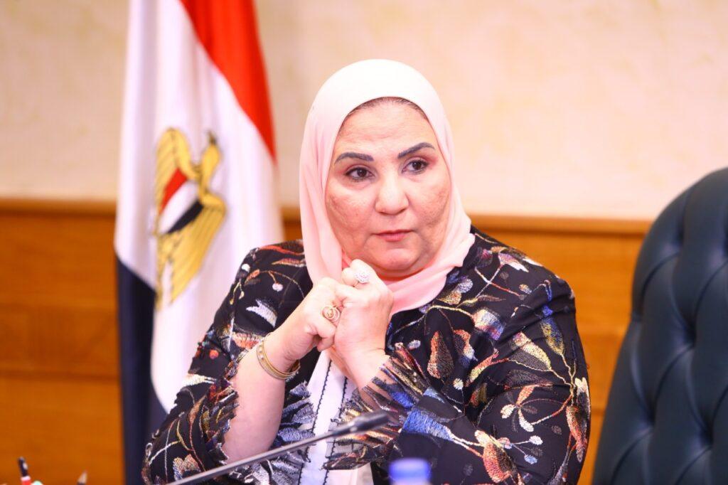 وزيرة التضامن: 100 ألف جنيه لأسرة كل متوف مصري جراء إعصار وفيضانات ليبيا و25 ألفا لكل مصاب تنفيذا لتوجيهات الرئيس 1 وزيرة التضامن الاجتماعي