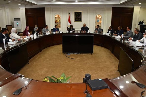 وزيرة الهجرة: نعمل على تدشين تطبيق "المصريين بالخارج" يتضمن المبادرات المخصصة لهم 1 اجتماع1698146042