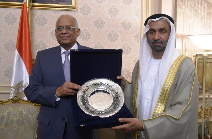 رئيس البرلمان العربي يشيد بالموقف المصري في دعم القضية الفلسطينية 1 البرلمان المصري يكرم رئيس البرلمان العربي1697721543