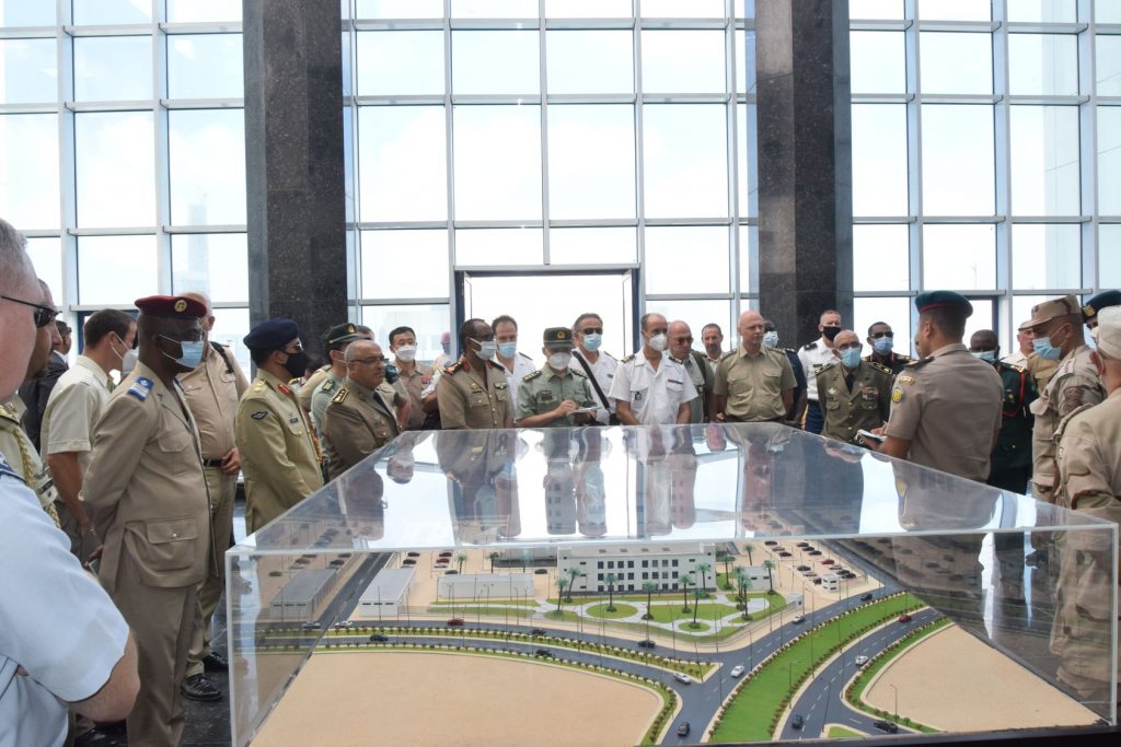 القوات المسلحة تنظم زيارة لوفد من الملحقين العسكريين العرب والأجانب إلى العاصمة الإدارية الجديدة ومجمع الصناعات الهندسية ووزارة الإنتاج الحربي 1 الملحقين العسكريين1696497424