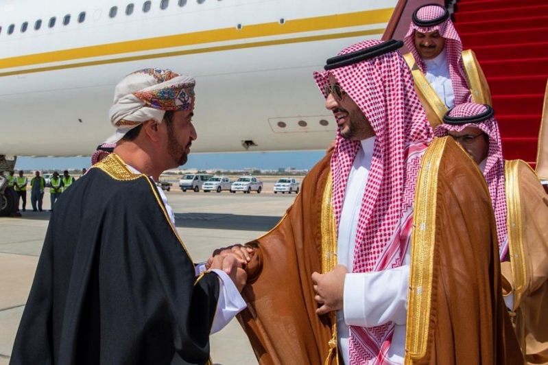 سلطان عمان يستقبل خالد بن سلمان