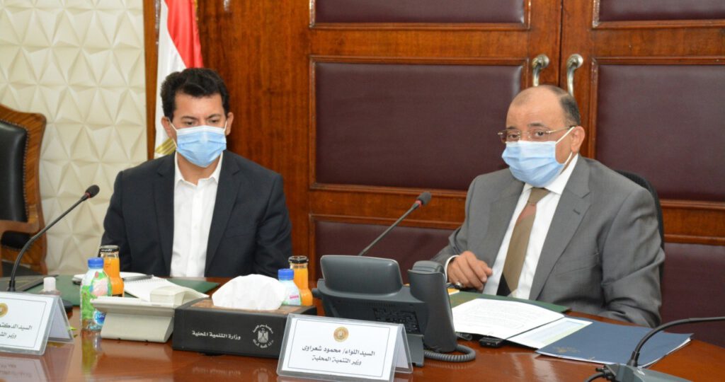 وزيرا الشباب والرياضة والتنمية المحلية يبحثان تعزيز مجالات التعاون المشترك 1 صبحى وشعراوى