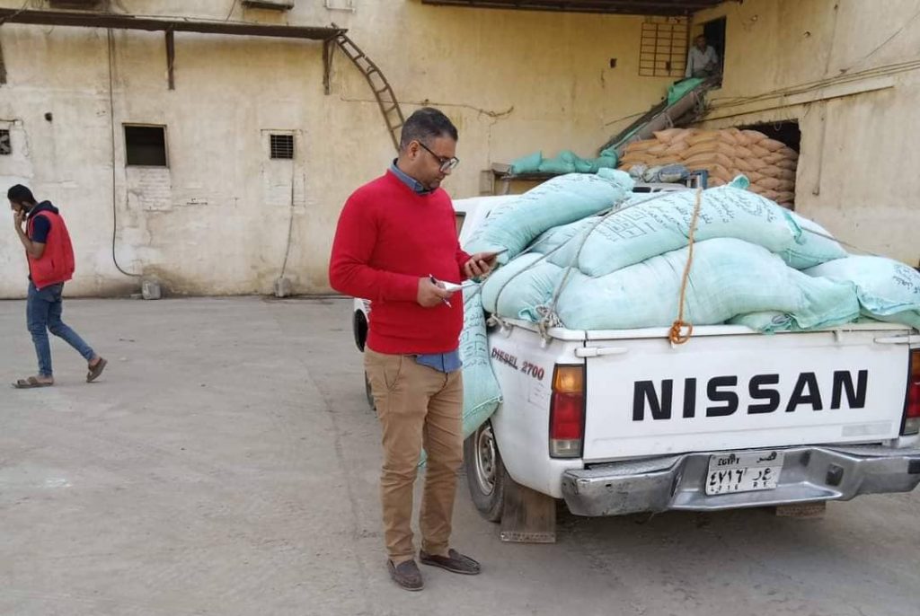 ضبط 7.6 طن دقيق تمويني مدعم و98 سيارة مخالفة بيئيا في حملة لشرطة البيئة بالقاهرة والجيزة 1 محافظة الجيزة 6 e1647800335219