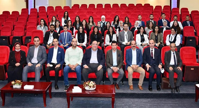 وزير الرياضة: وحدة السياسات وتطوير الأعمال إحدى آليات الارتقاء بالخدمات المقدمة للشباب والنشء 1 وزير الرياضة يلتقي متدربي وحدة السياسات وتطوير الأعمال بالوزارة1697018044