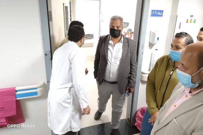 "صحة مطروح": تقديم الرعاية الطبية المتكاملة لمتضرري السيول 1 وكيل صحة مطروح للاطمئنان عل المرض بمستشف النجيلة للعزل 1618782504 01696534323