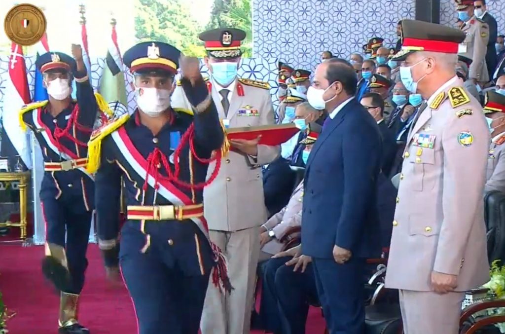 الرئيس السيسي يشهد حفل تخرج طلاب الأكاديمية والكليات العسكرية... إضافة أولى 1 100450701697122383